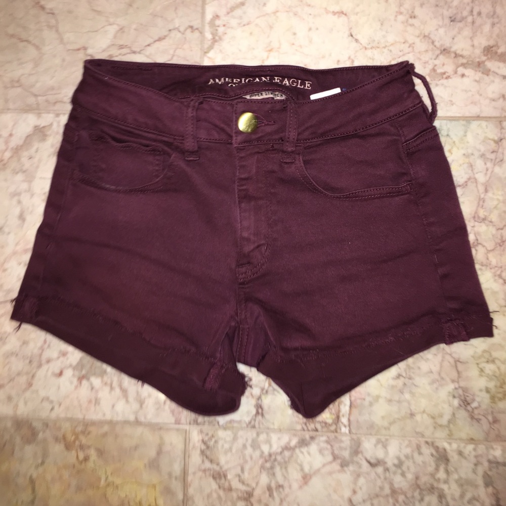 American Eagle maroon shorts